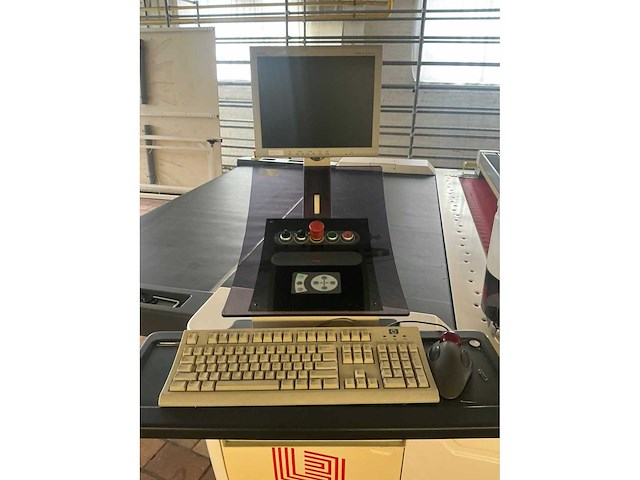 2002 lectra vector 2500 textiel snijmachine - afbeelding 10 van  10