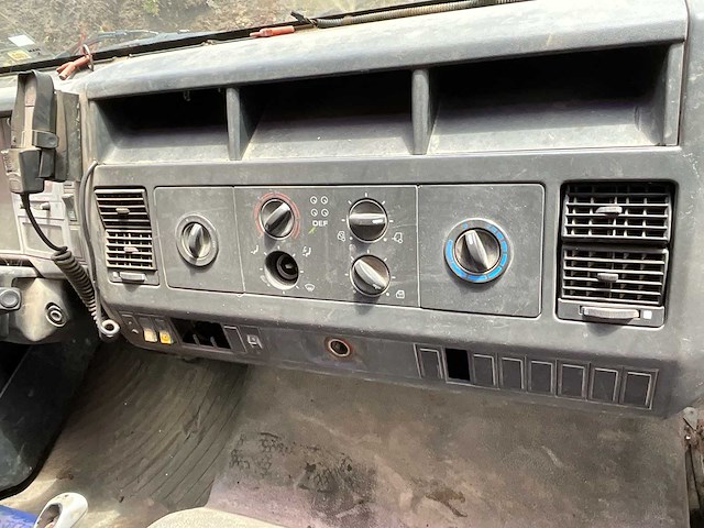 2002 man le220c vrachtwagen - afbeelding 2 van  27