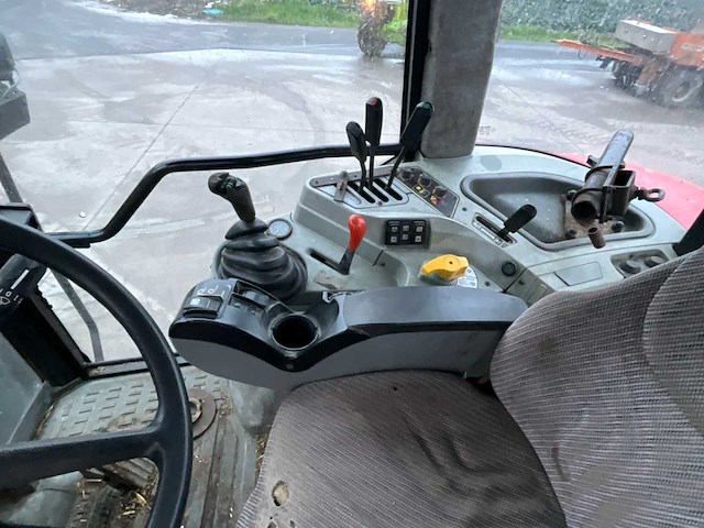 2002 massey ferguson 8240 vierwielaangedreven landbouwtractor - afbeelding 2 van  14