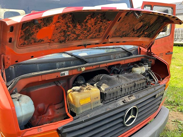 2002 mercedes-benz 814 de vrachtwagen - afbeelding 16 van  51
