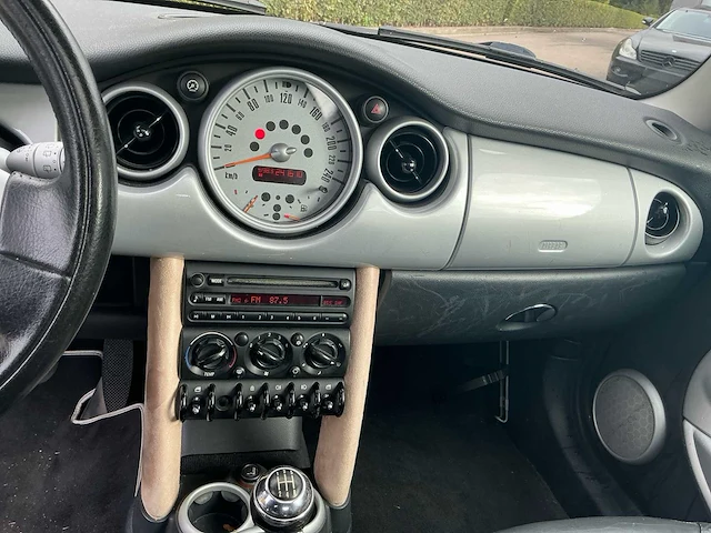 2002 mini cooper hatchback personenauto - afbeelding 10 van  26