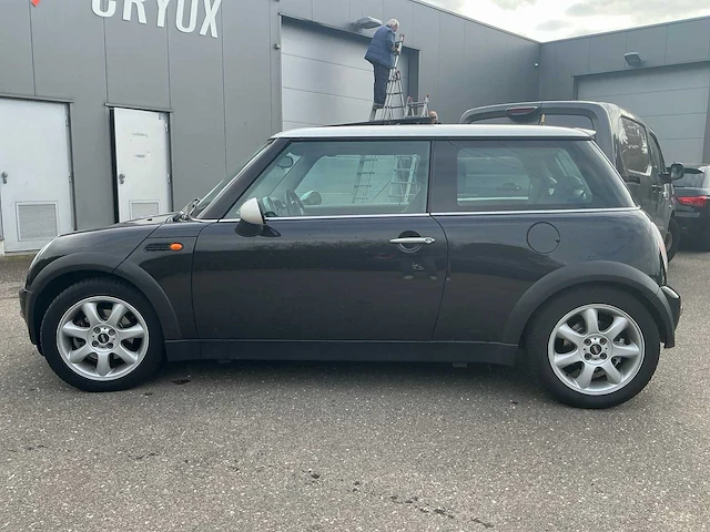 2002 mini cooper hatchback personenauto - afbeelding 12 van  26