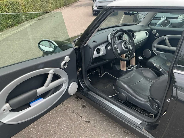 2002 mini cooper hatchback personenauto - afbeelding 5 van  26