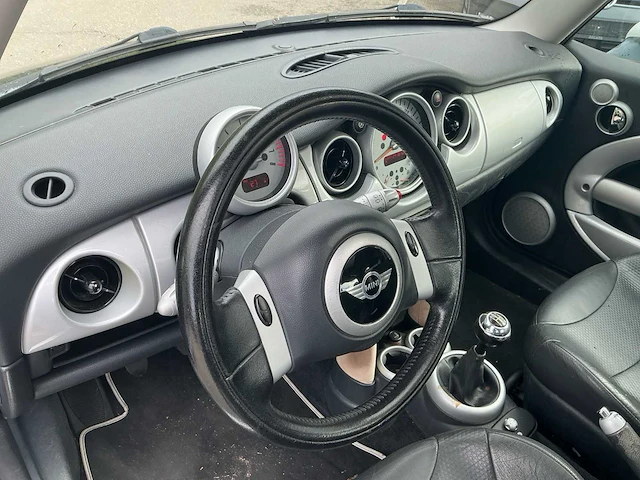 2002 mini cooper hatchback personenauto - afbeelding 8 van  26