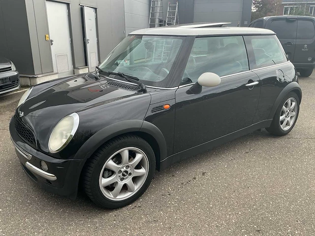 2002 mini cooper hatchback personenauto - afbeelding 1 van  26