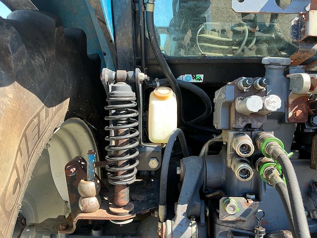2002 new holland tm115 vierwielaangedreven landbouwtractor - afbeelding 9 van  31