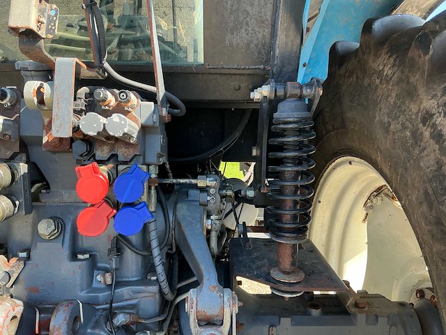 2002 new holland tm115 vierwielaangedreven landbouwtractor - afbeelding 8 van  32