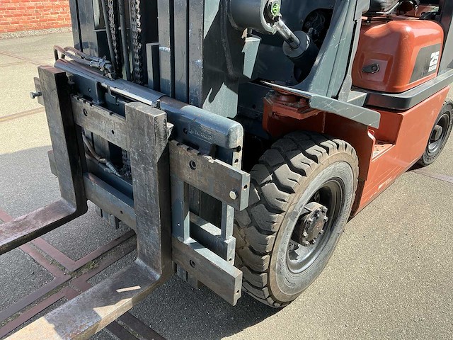 2002 nissan 25 vorkheftruck - afbeelding 19 van  19