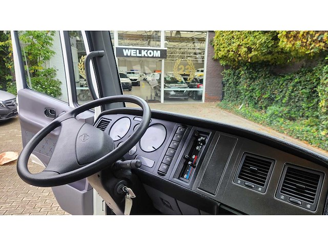 2002 nissan atleon - afbeelding 20 van  37