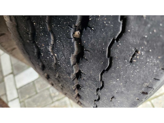 2002 nissan atleon - afbeelding 31 van  37