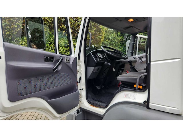 2002 nissan atleon - afbeelding 6 van  17