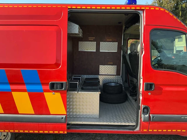 2002 nissan interstar brandweerwagen - afbeelding 15 van  38