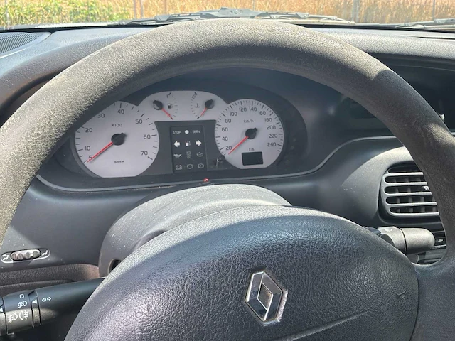 2002 renault megane cabriolet 1.6 16v auto - afbeelding 21 van  54
