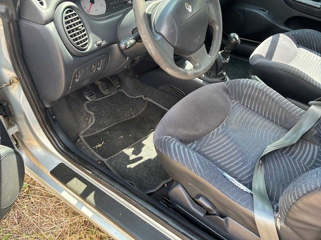 2002 renault megane cabriolet 1.6 16v auto - afbeelding 10 van  40