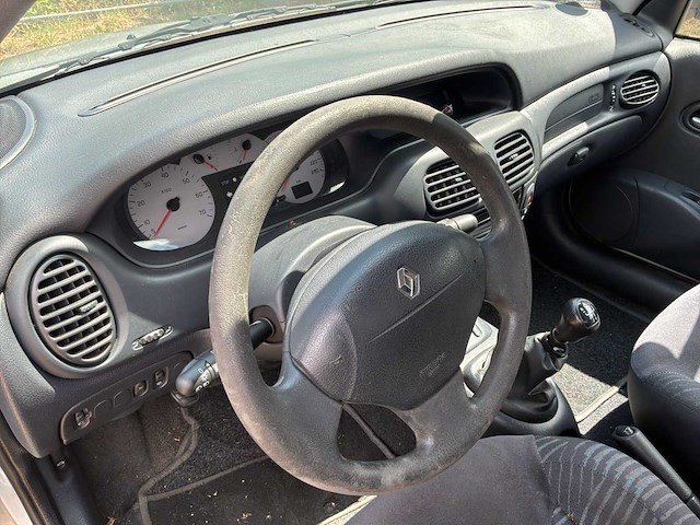 2002 renault megane cabriolet 1.6 16v auto - afbeelding 13 van  40