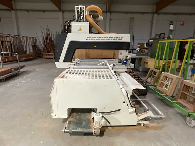 2002 scm-record: 142 cnc machinecentrum voor hout - afbeelding 12 van  19