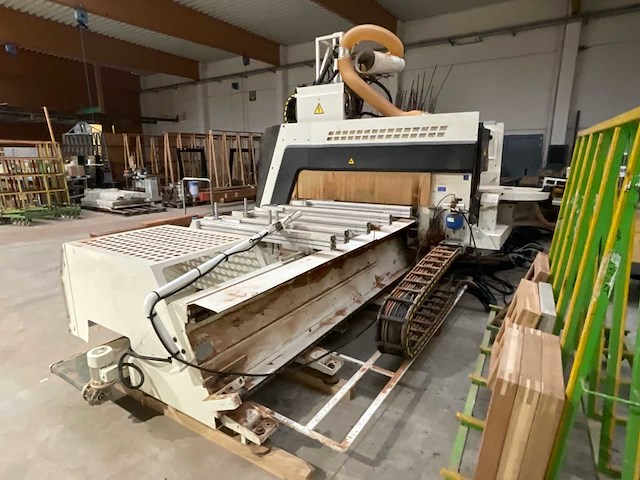 2002 scm-record: 142 cnc machinecentrum voor hout - afbeelding 13 van  19