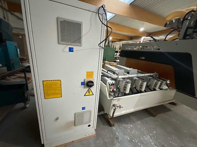 2002 scm-record: 142 cnc machinecentrum voor hout - afbeelding 18 van  19