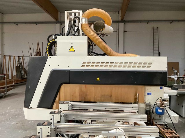 2002 scm-record: 142 cnc machinecentrum voor hout - afbeelding 6 van  19
