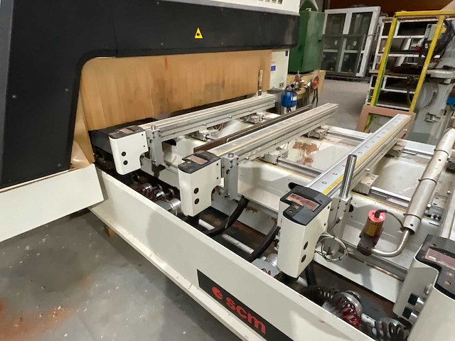 2002 scm-record: 142 cnc machinecentrum voor hout - afbeelding 14 van  19