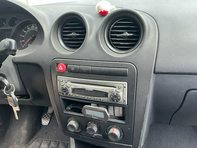 2002 seat ibiza benzine - afbeelding 4 van  32