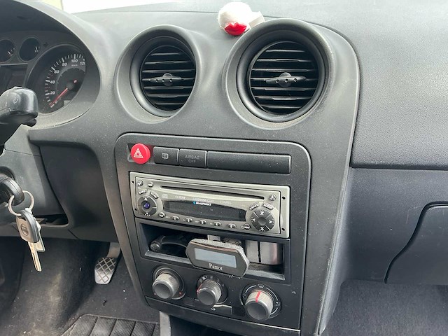 2002 seat ibiza benzine - afbeelding 2 van  19