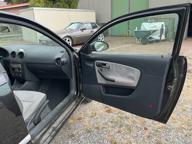 2002 seat ibiza benzine - afbeelding 16 van  32