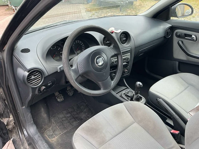 2002 seat ibiza benzine - afbeelding 32 van  32