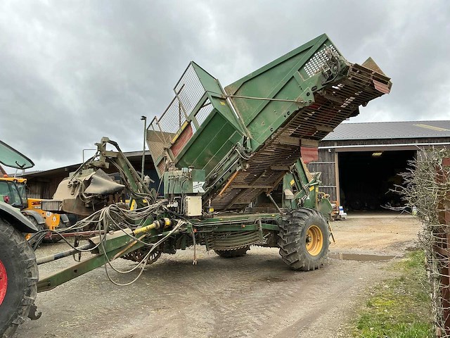 2002 thyregod oogstmachine voor bieten en aardappelen overige oogstmachine - afbeelding 1 van  49