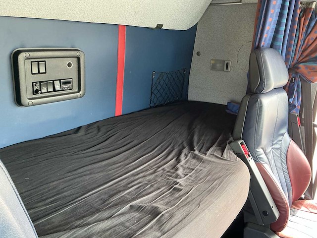 2002 volvo nh42t46a446g vrachtwagen - afbeelding 3 van  32