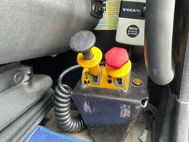 2002 volvo nh42t46a446g vrachtwagen - afbeelding 25 van  32