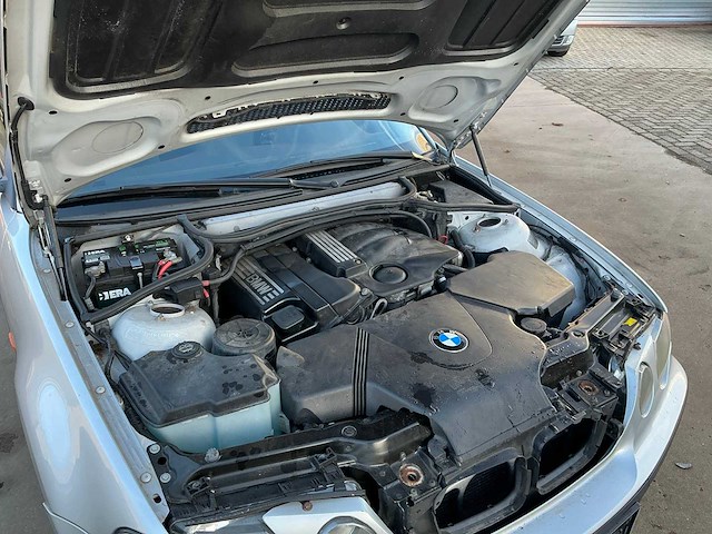 2003 bmw 316ti personenauto - afbeelding 13 van  24