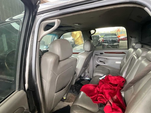 2003 cadillac escalade - oldtimer - afbeelding 18 van  33