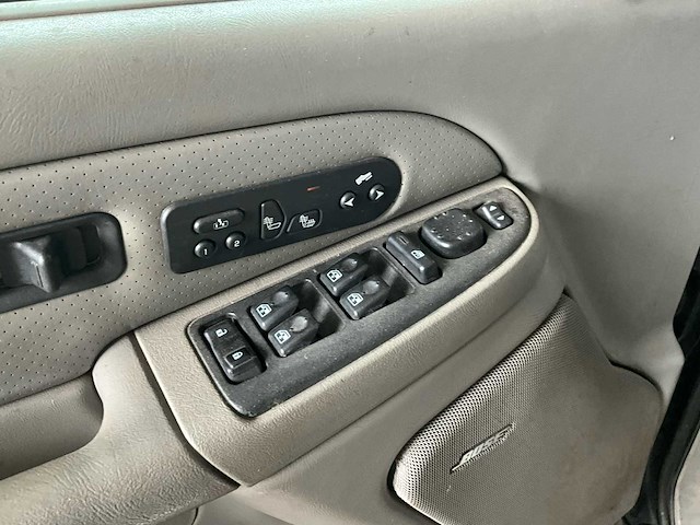 2003 cadillac escalade - oldtimer - afbeelding 15 van  34