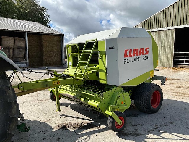 2003 claas rollant 250 ronde balenmachine - afbeelding 1 van  37