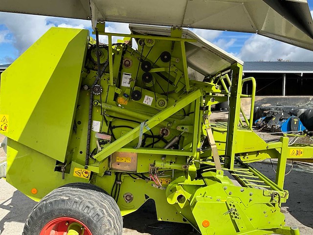2003 claas rollant 250 ronde balenmachine - afbeelding 25 van  33