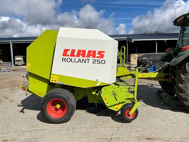 2003 claas rollant 250 ronde balenmachine - afbeelding 30 van  33