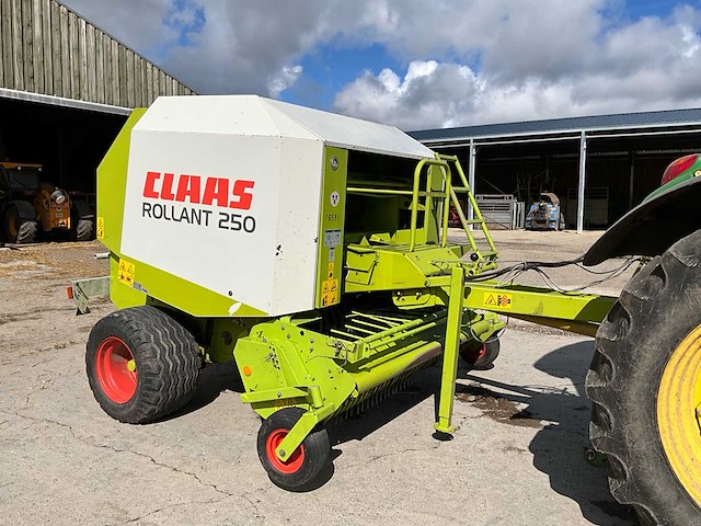 2003 claas rollant 250 ronde balenmachine - afbeelding 31 van  33