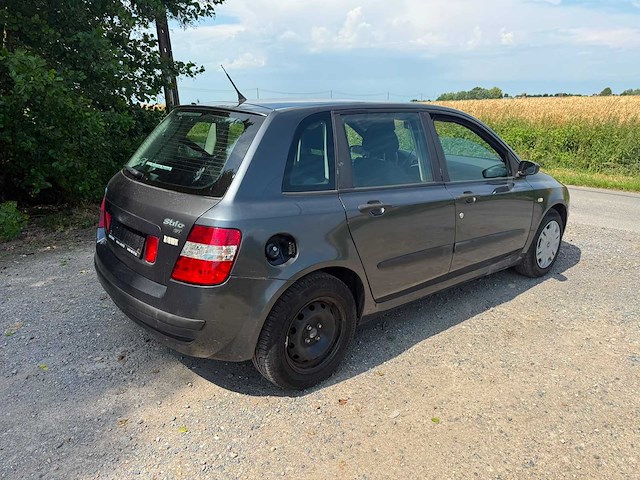 2003 fiat stilo personenauto - afbeelding 19 van  24