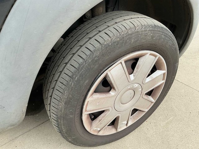 2003 ford ka personenauto - afbeelding 13 van  19