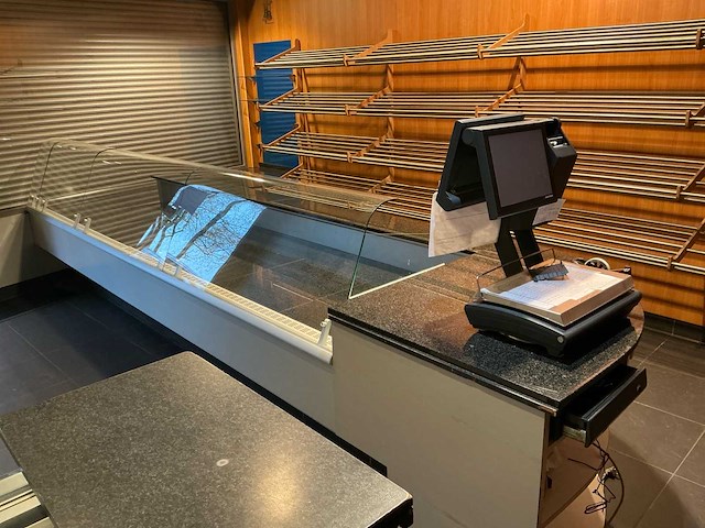 2003 koeltoonbank + broodrekken - afbeelding 1 van  18