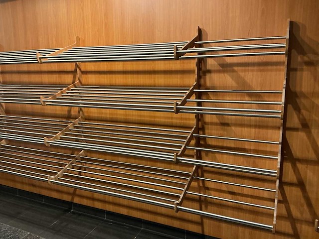 2003 koeltoonbank + broodrekken - afbeelding 13 van  18