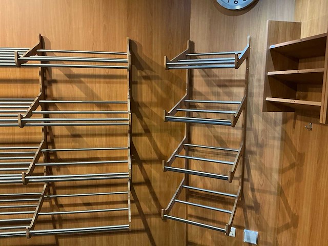 2003 koeltoonbank + broodrekken - afbeelding 14 van  18