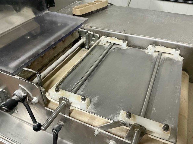 2003 konig mini rex 4000 broodlijn - afbeelding 12 van  14