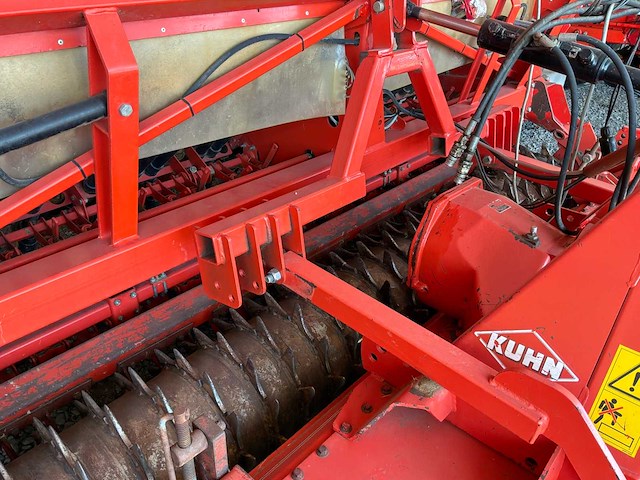 2003 kuhn seeder - afbeelding 14 van  16
