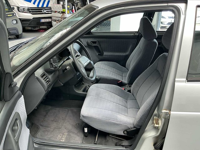 2003 lada 112 1.5 gli 16v - slechts 11km! - afbeelding 3 van  53