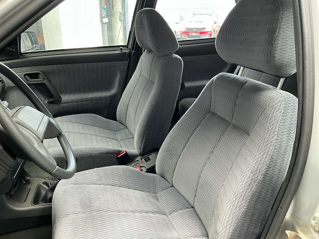 2003 lada 112 1.5 gli 16v - slechts 11km! - afbeelding 4 van  53