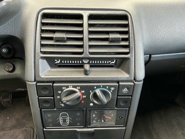 2003 lada 112 1.5 gli 16v - slechts 11km! - afbeelding 9 van  53
