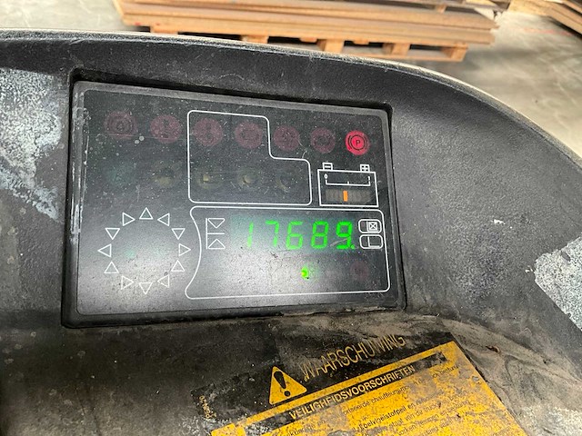 2003 linde r14 reach truck - afbeelding 4 van  16