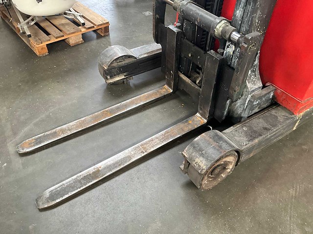 2003 linde r14 reach truck - afbeelding 16 van  16